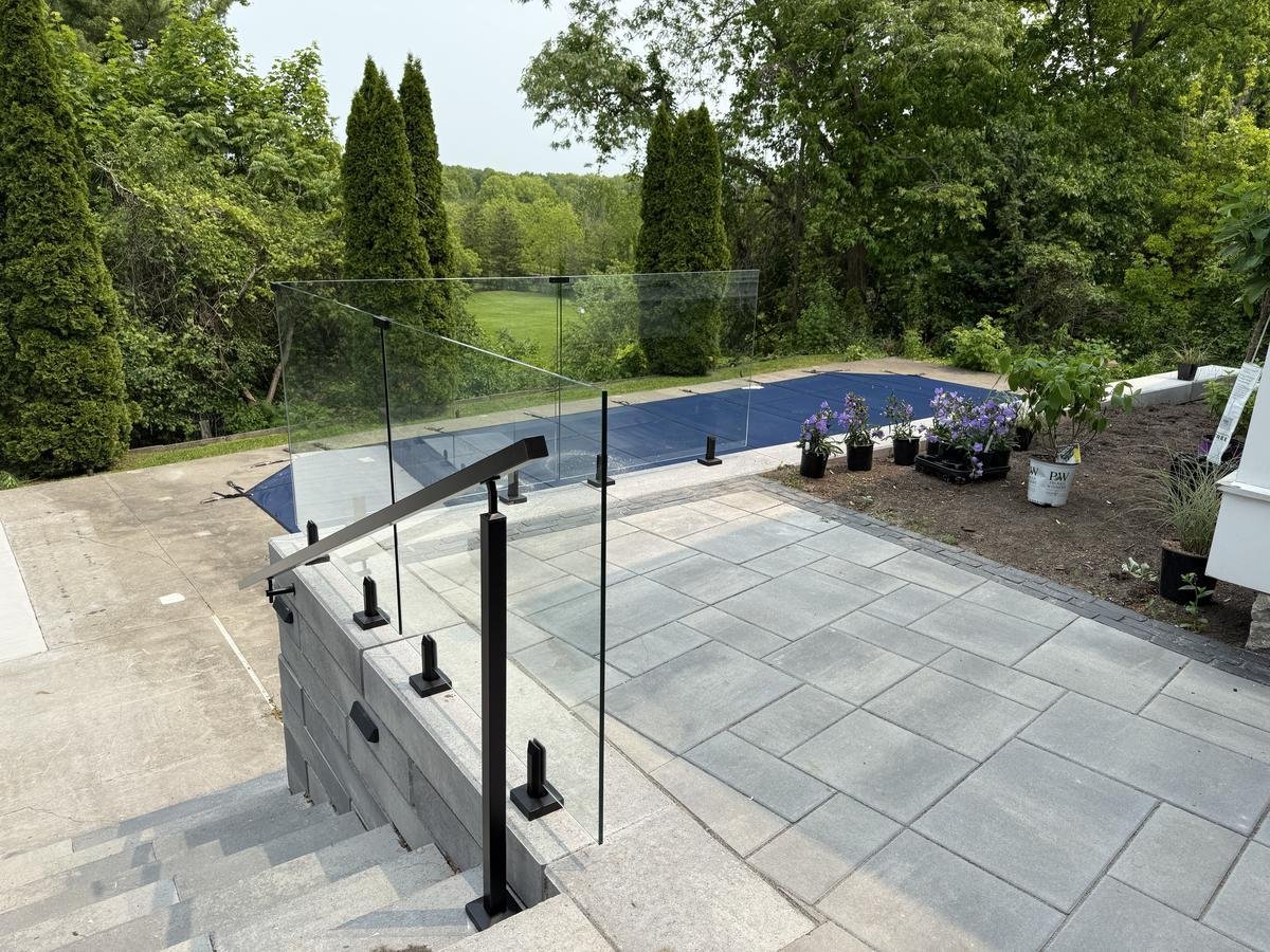 Glass railing